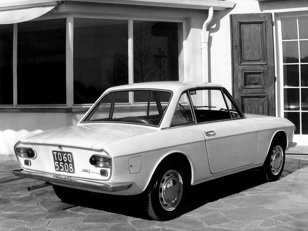 Lancia Fulvia, , 1968–1975, Купе: Вид сзади в три четверти