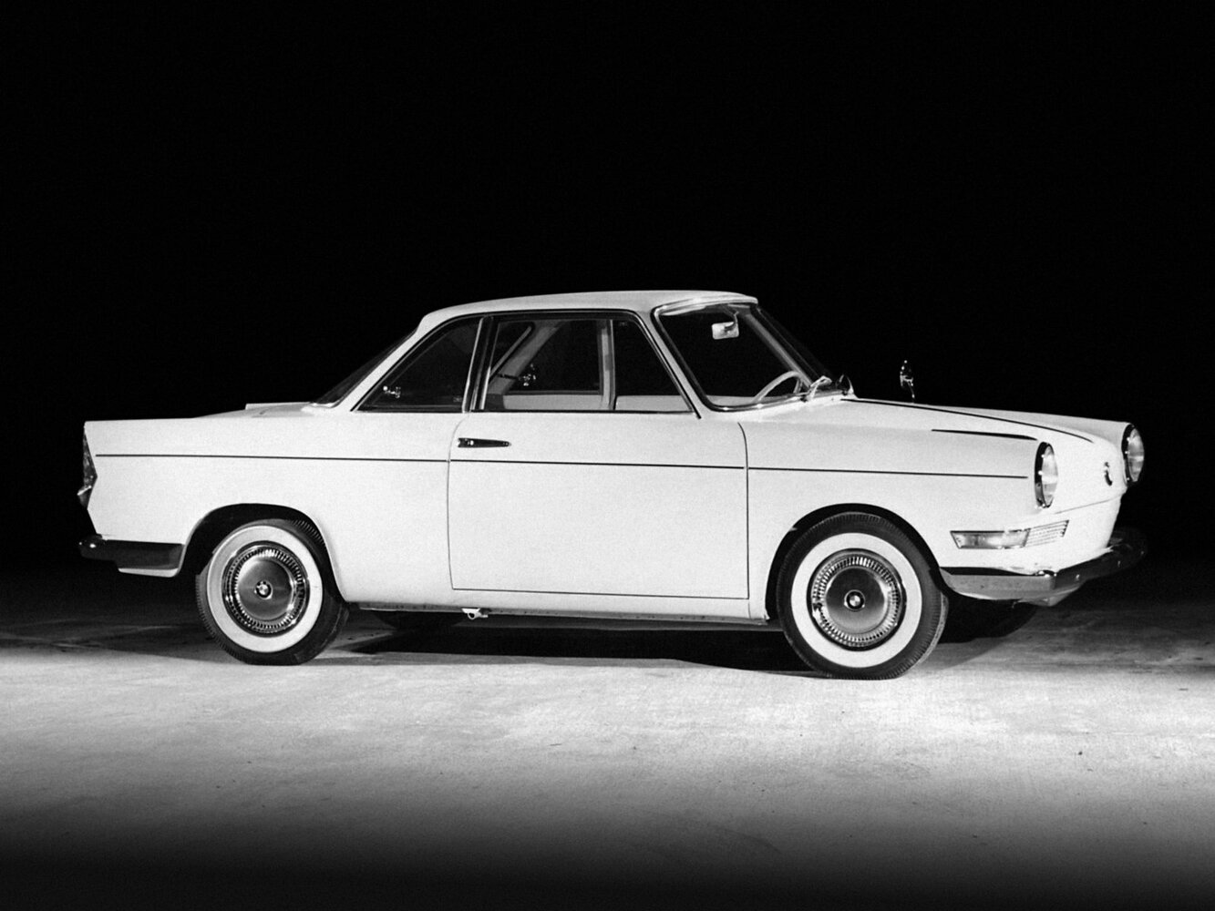 BMW 700, , 1959–1965, Купе: Вид сбоку