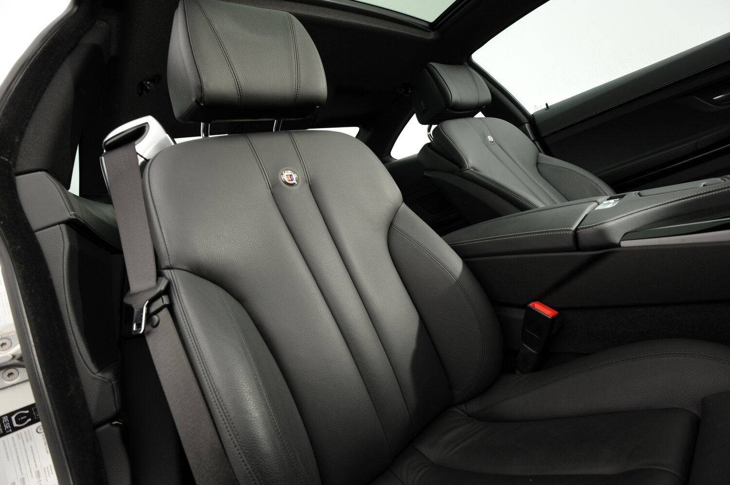 Alpina B6, F12/F13, 2011–2015, Купе: Передняя часть салона