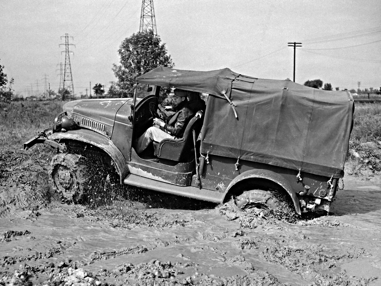 Dodge WC series, T207, 1941–1942, Внедорожник открытый WC-4: Вид сзади в три четверти