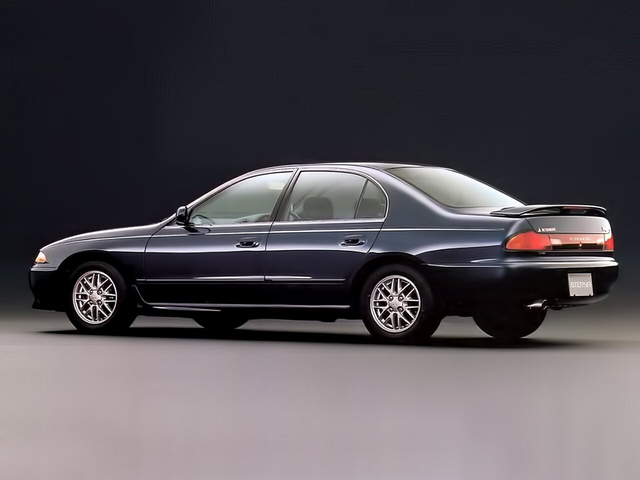 Mitsubishi Eterna, VII, 1992–1996, Седан: Вид сзади в три четверти