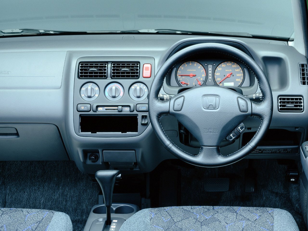 Honda Logo, , 1996–2001, Hatchback 3 door: Dashboard
