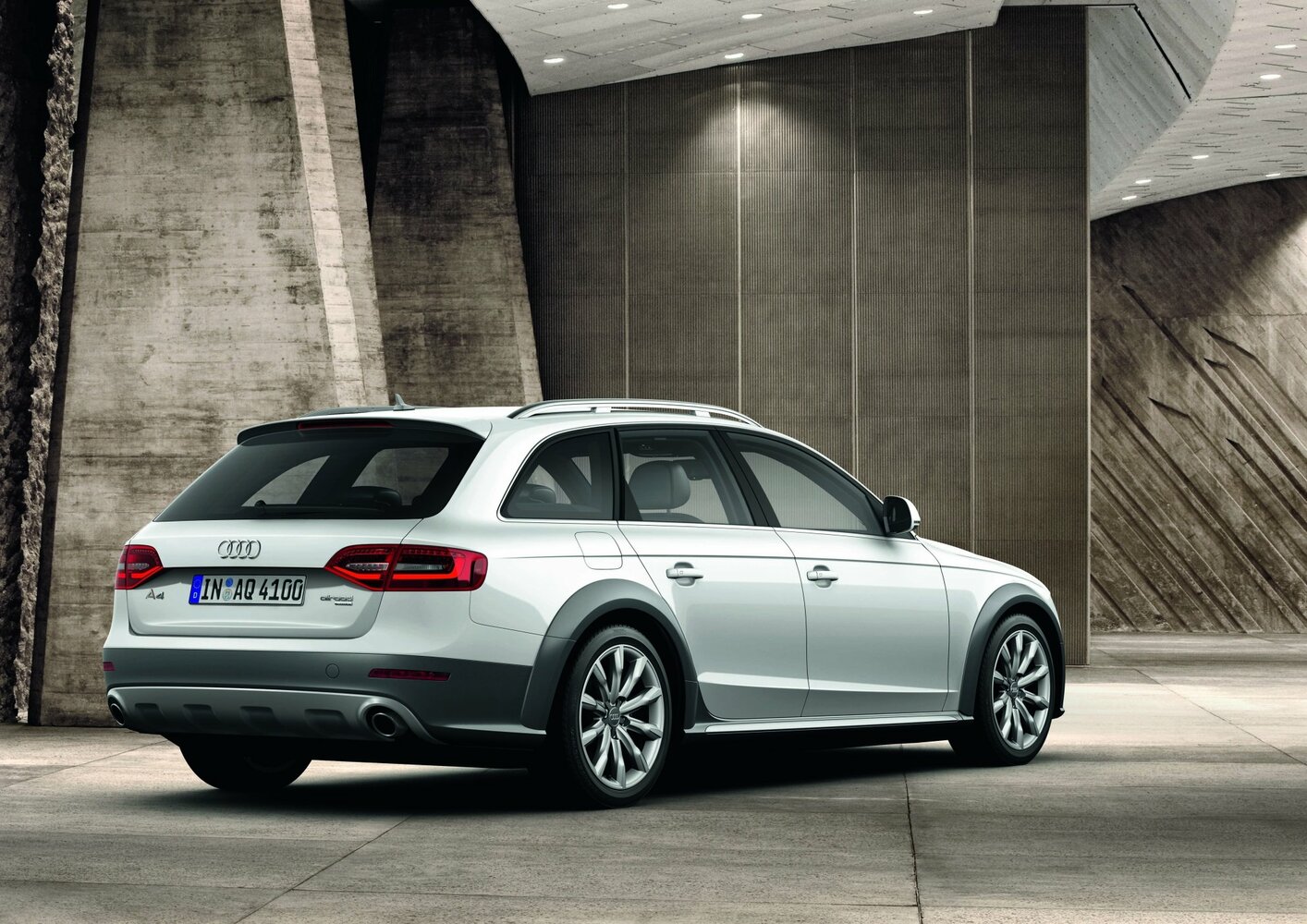 Audi A4 allroad, IV (B8) Рестайлинг, 2011–2016, Универсал 5 дв.: Вид сзади в три четверти