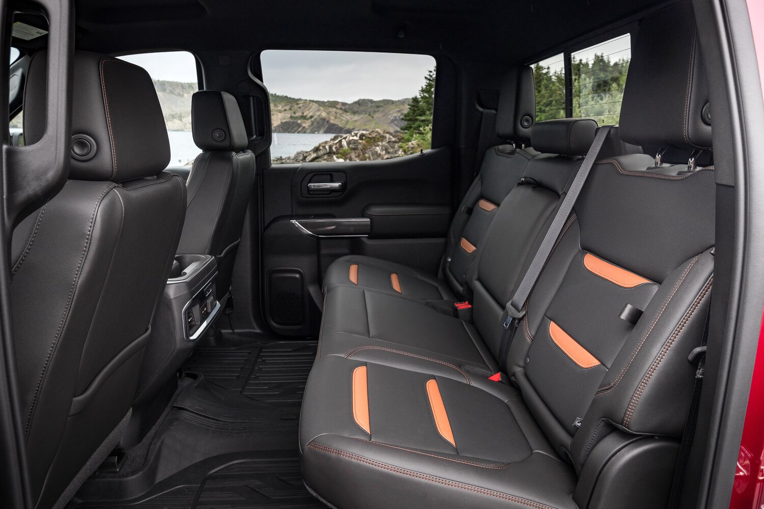 GMC Sierra, IV, 2018–2022, Пикап Двойная кабина Crew Cab: Задняя часть салона