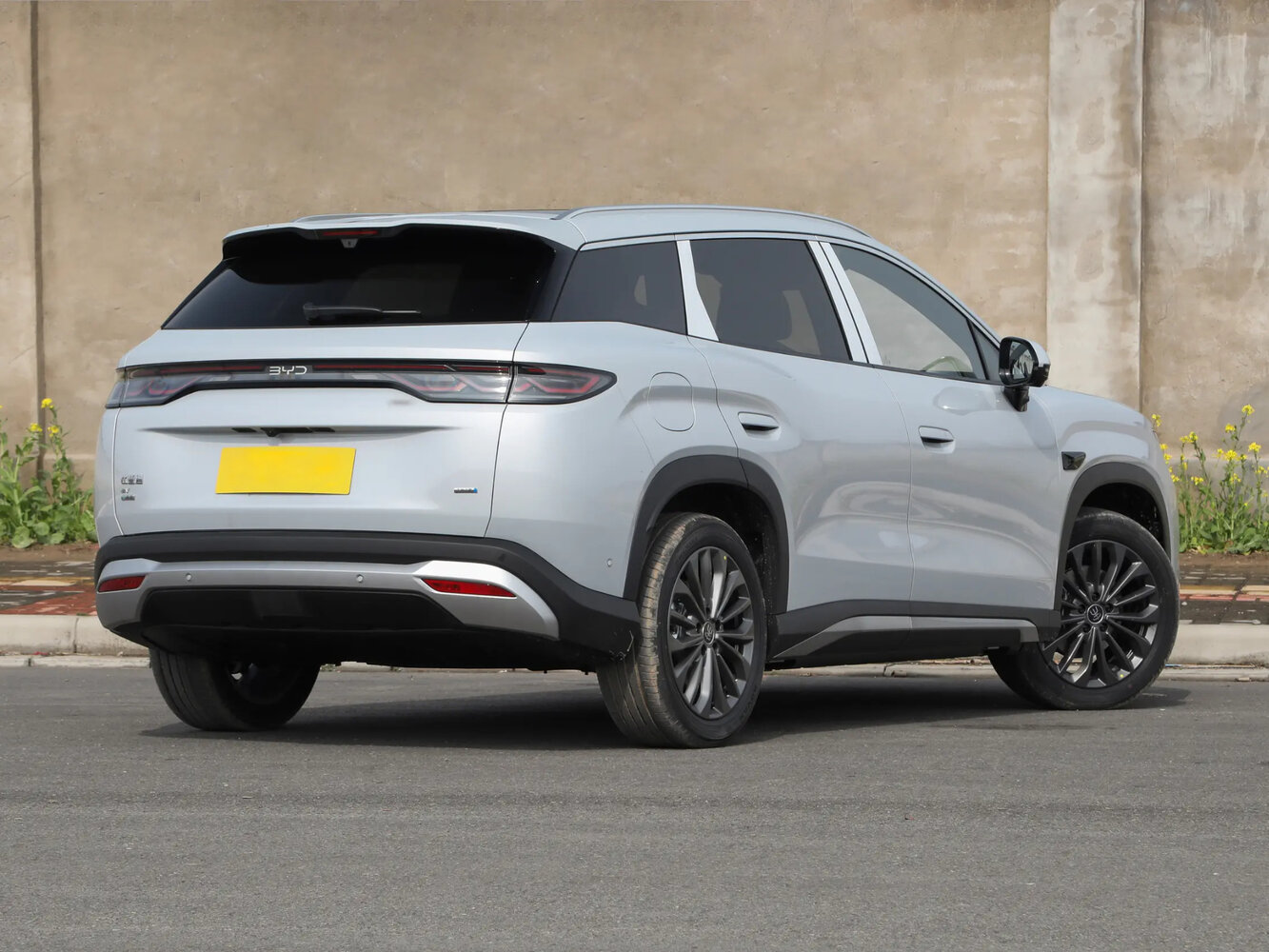 BYD Song Ultra, , 2026–2026, Внедорожник 5 дв. EV: Вид сзади в три четверти