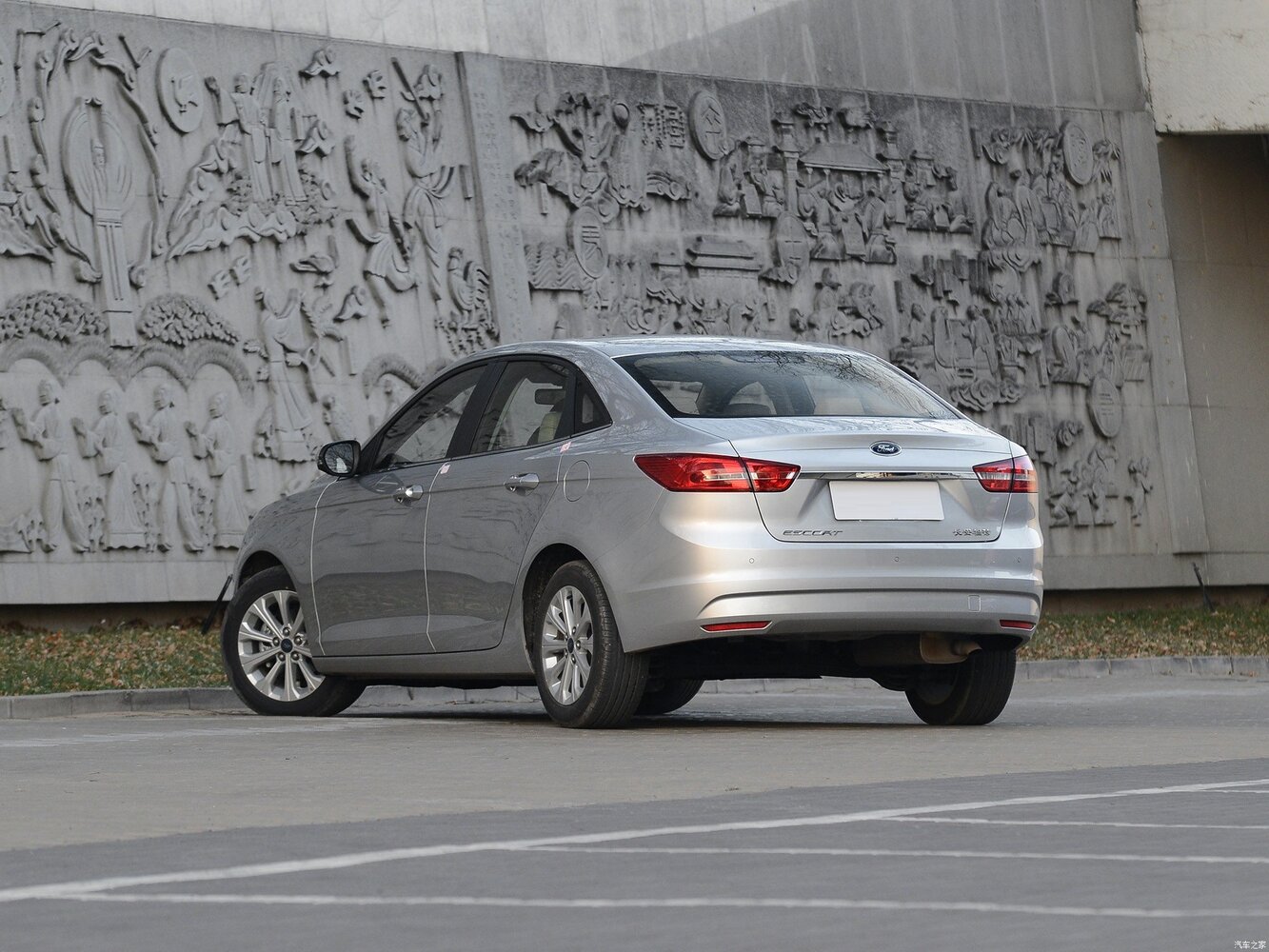 Ford Escort, VI, 2015–2019, Седан: Вид сзади в три четверти