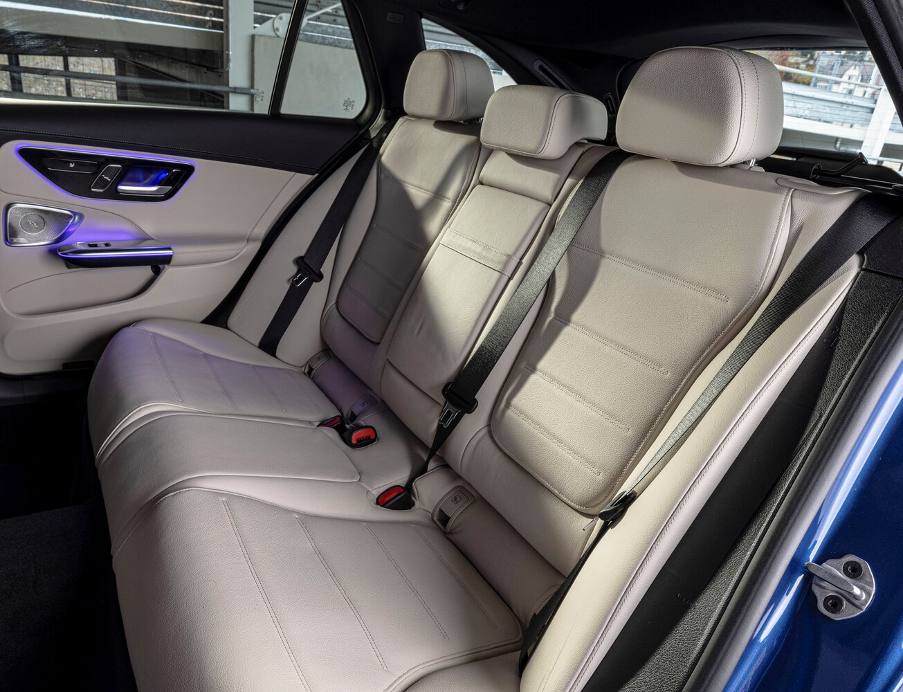 Mercedes-Benz C-Класс, V (W206), 2021–2026, Универсал 5 дв. All-Terrain: Задняя часть салона