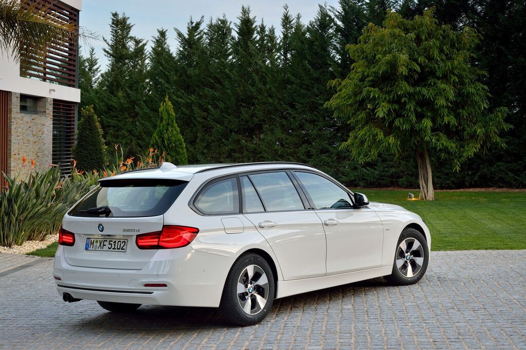 BMW 3-series, 6 поколение, F30, рестайлинг, Универсал, Европа, 05.2015 - 06.2019: фото поколения 8