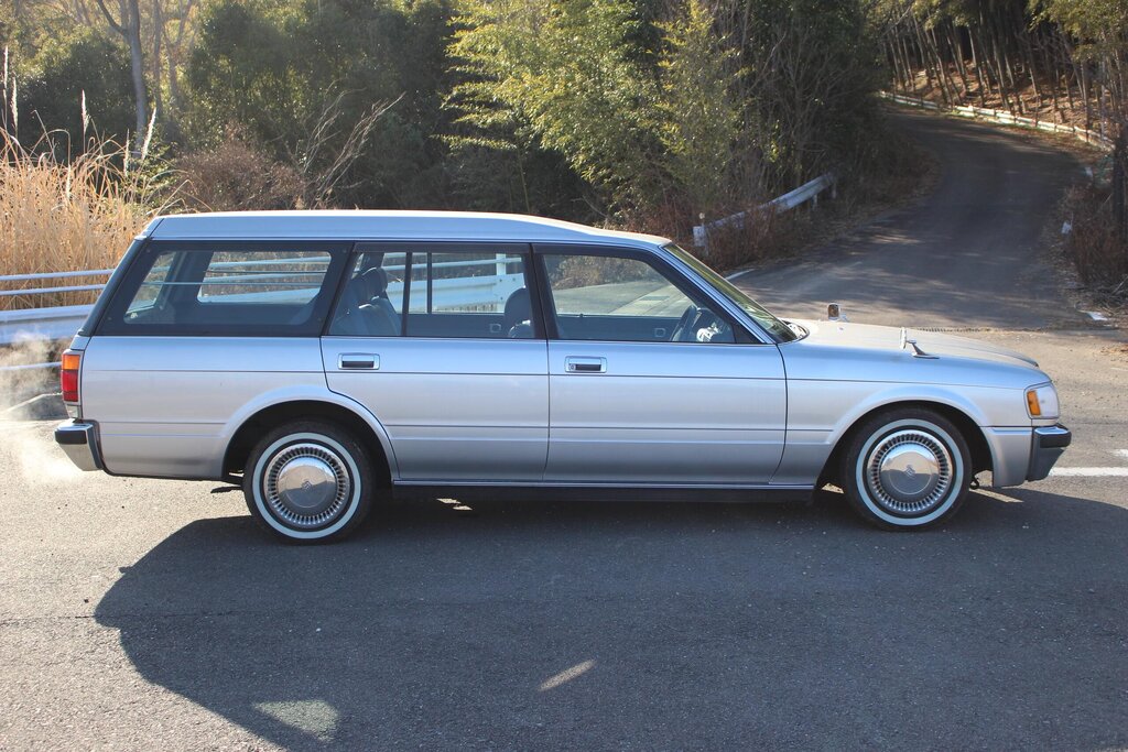 Toyota Crown, 8 поколение, S130, 2-й рестайлинг, Универсал, Япония, 10.1991 - 11.1999: фото поколения 2