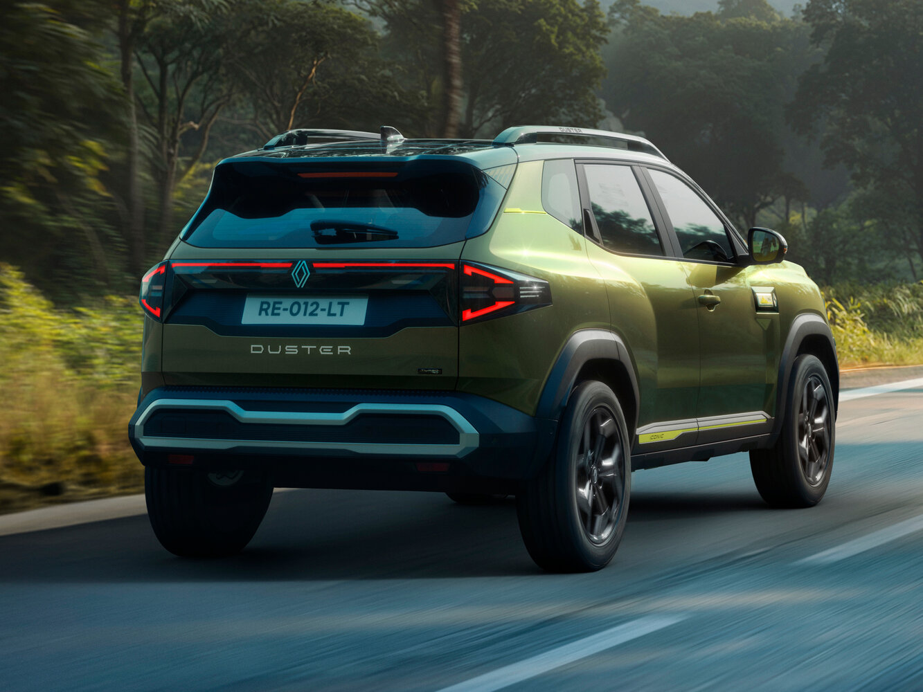 Renault Duster, III Рестайлинг, 2026–2026, Внедорожник 5 дв.: Вид сзади в три четверти