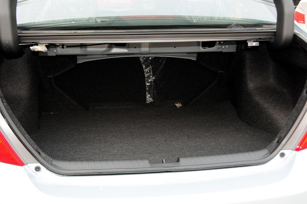 Honda Civic, 9 поколение, Седан, Китай, 01.2011 - 05.2014: фото поколения 14
