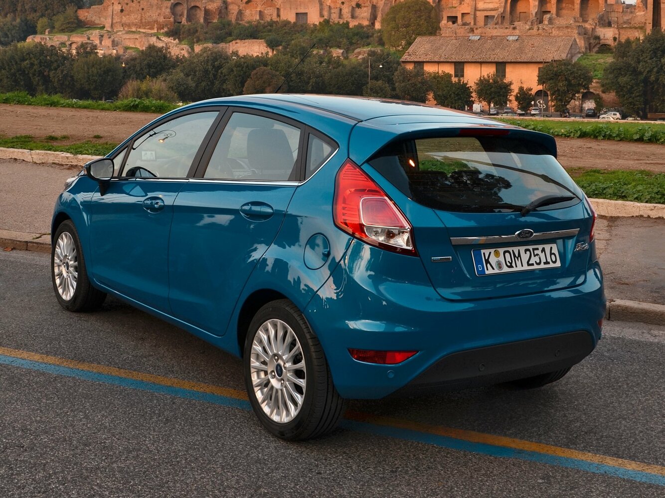 Ford Fiesta, Mk6 Рестайлинг, 2012–2019, Хэтчбек 5 дв.: Вид сзади в три четверти