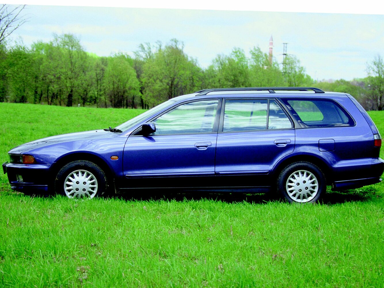 Mitsubishi Galant, VIII, 1996–1999, Универсал 5 дв.: Вид сбоку