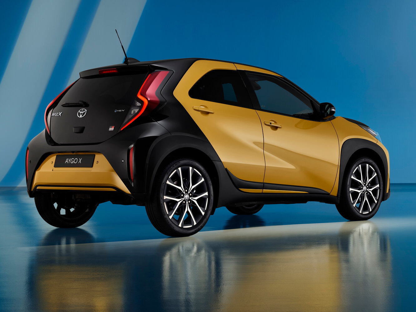 Toyota Aygo X, I facelift, 2025–2026, Hatchback 5 door GR: Rear three-quarter view
