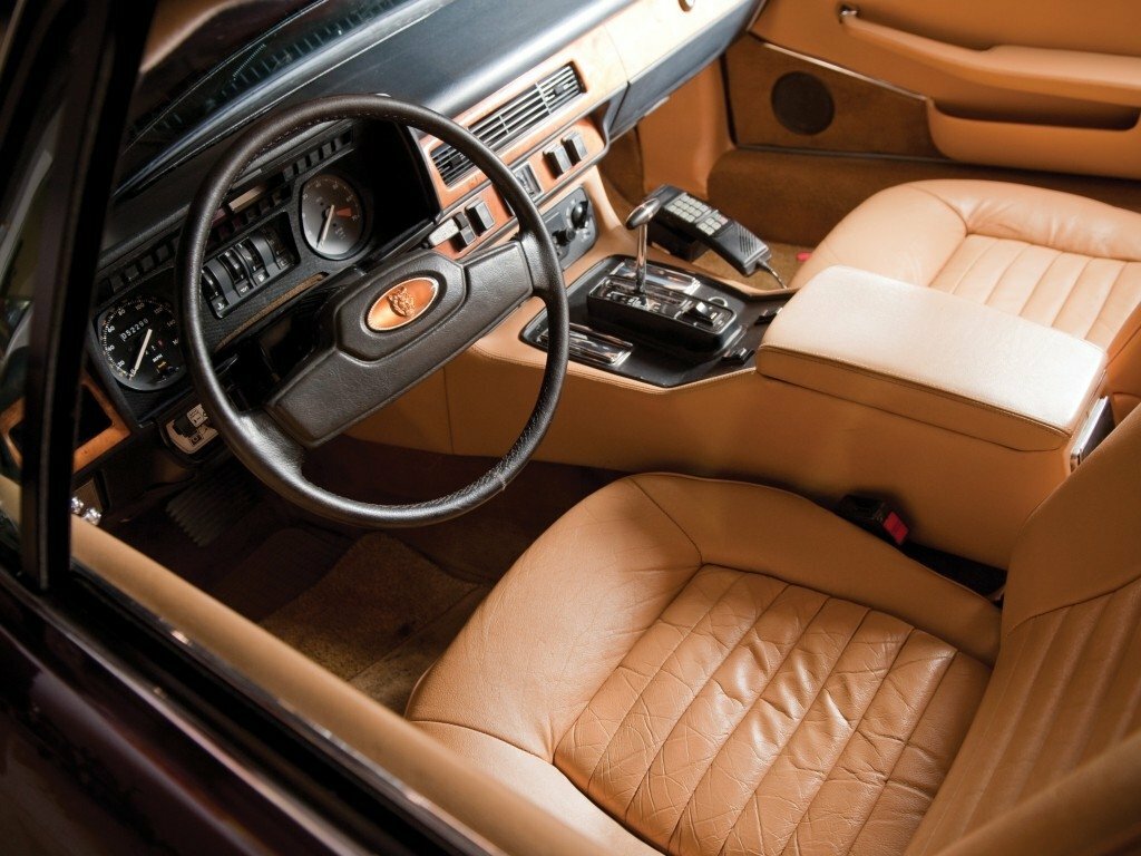 Jaguar XJS, Series 1, 1975–1981, Купе: Передняя часть салона