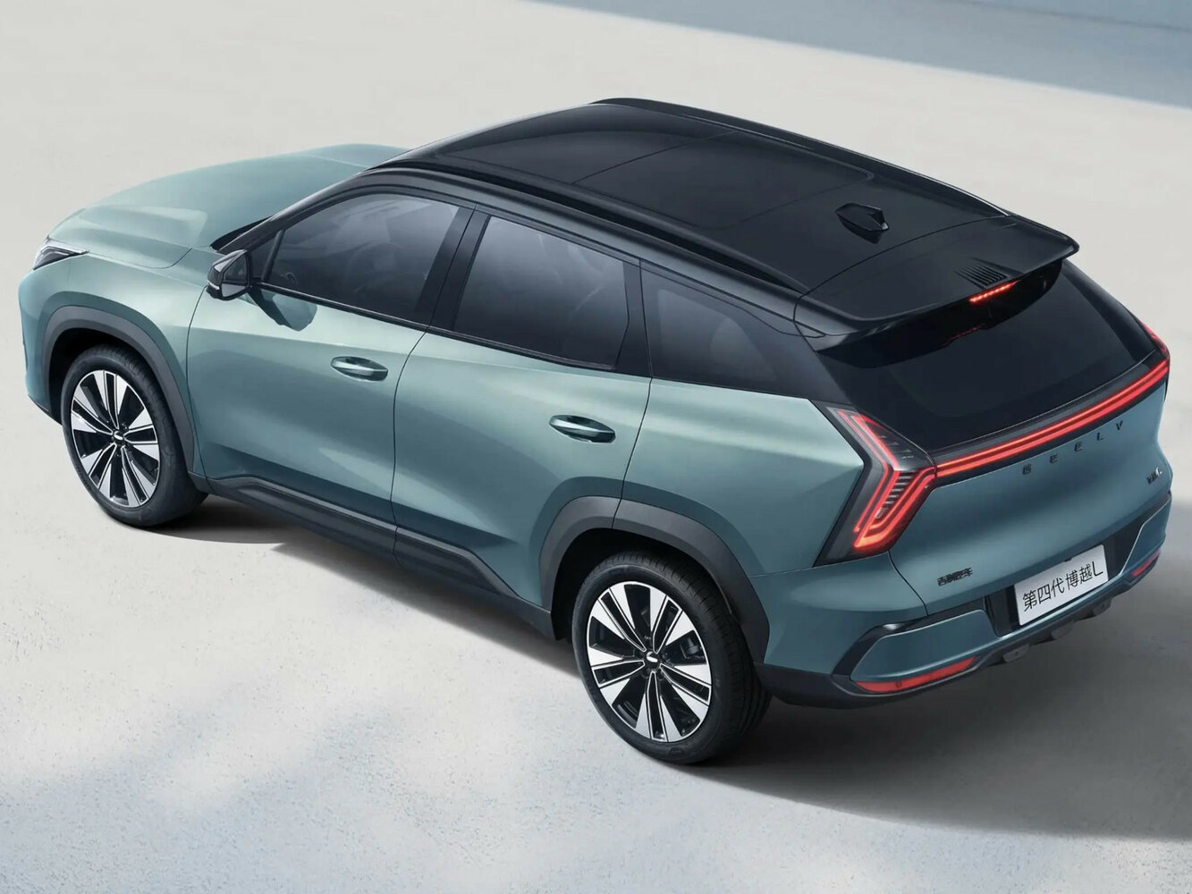 Geely Boyue L, II, 2025–2026, SUV 5 door: Rear three-quarter view