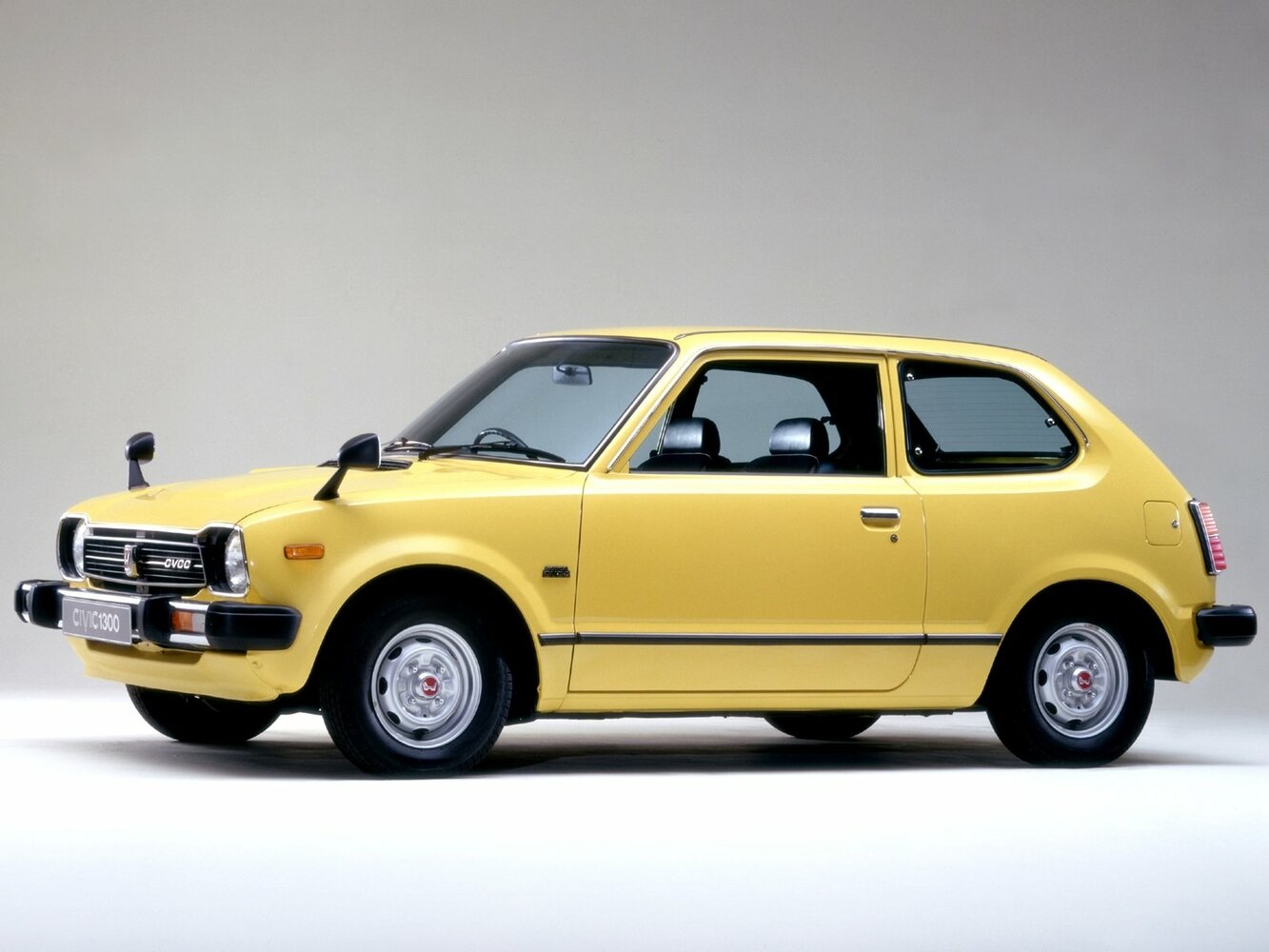 Honda Civic, I, 1972–1979, Hatchback 3 door: Side view
