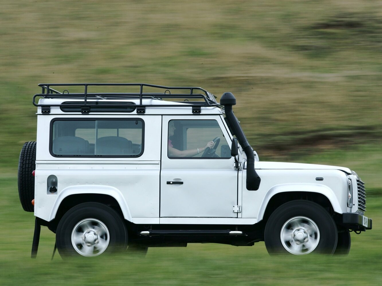Land Rover Defender, I, 1983–2007, Внедорожник 3 дв. 90: Вид сбоку