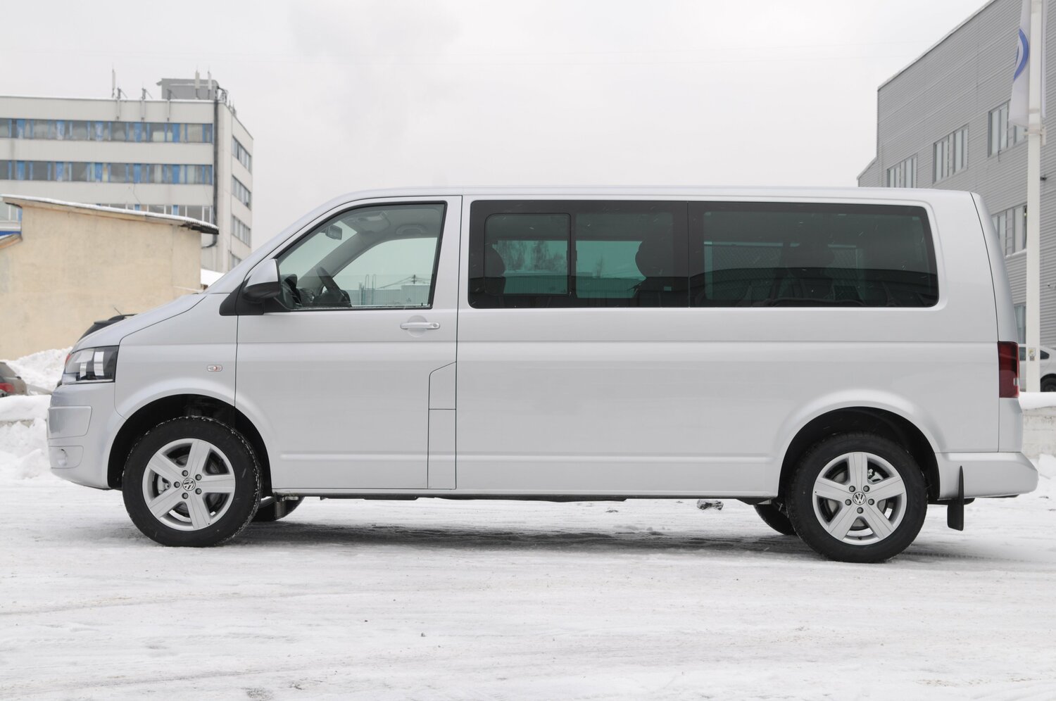 Volkswagen Caravelle, T5 Рестайлинг, 2009–2015, Минивэн LWB: Вид сбоку