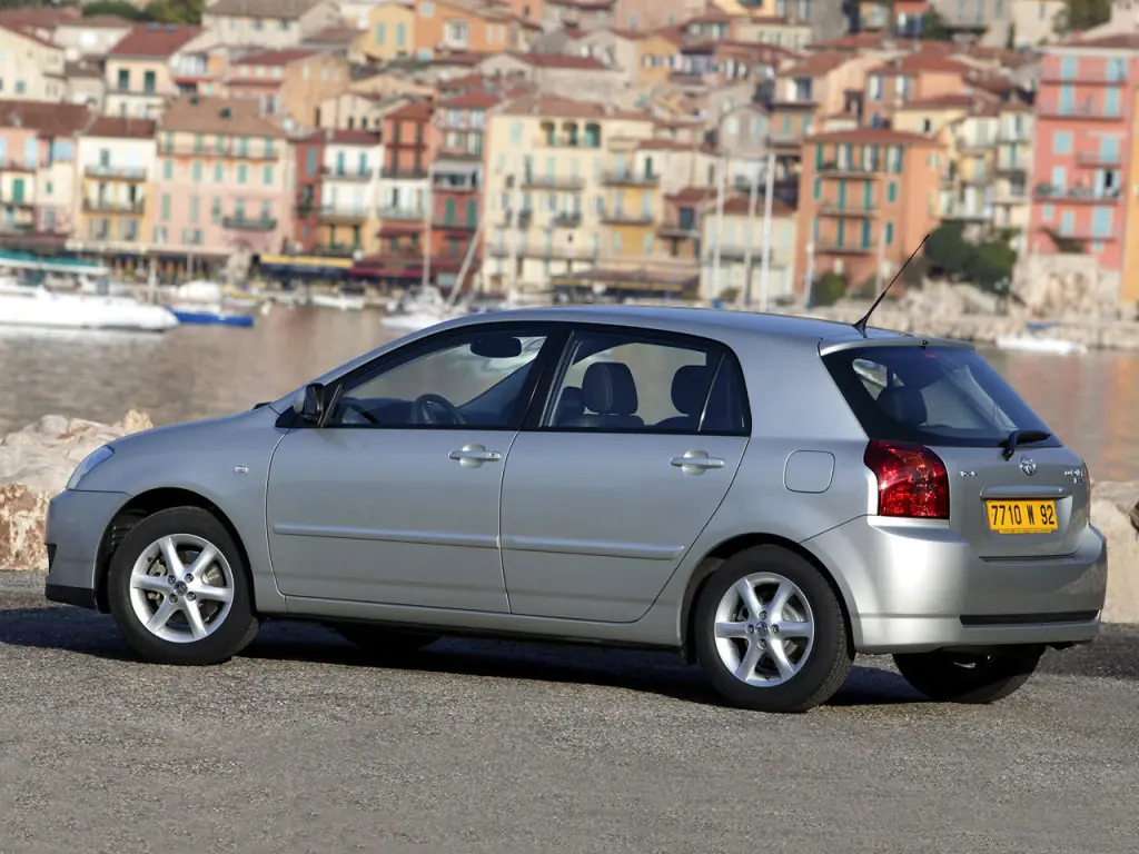 Toyota Corolla, 9 поколение, E120, рестайлинг, Хэтчбек 5 дв., Россия, 05.2004 - 02.2007: фото поколения 3