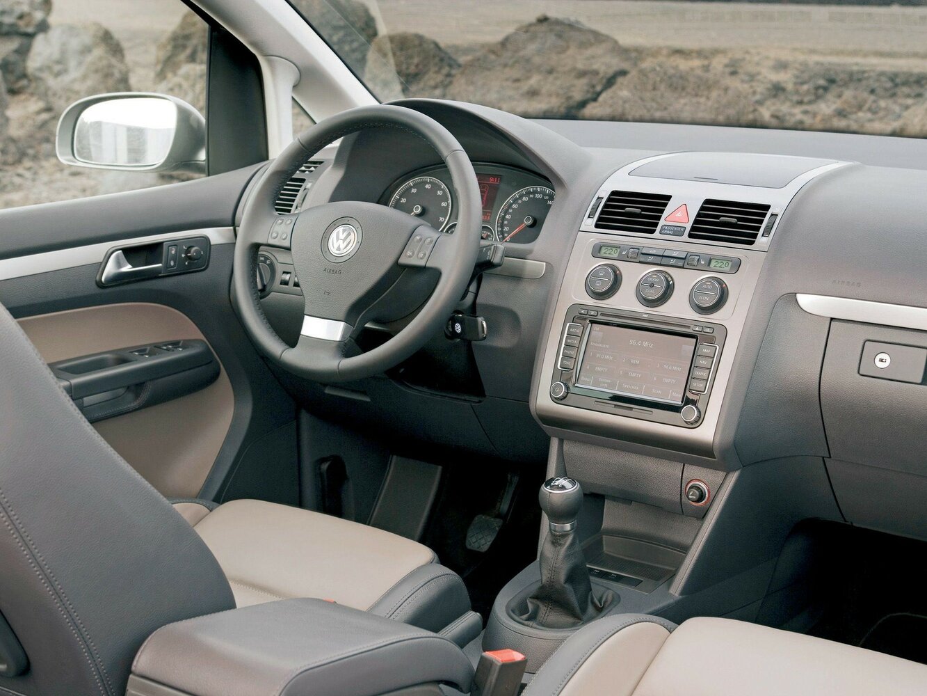 Volkswagen Touran, I Рестайлинг, 2006–2010, Компактвэн: Передняя часть салона