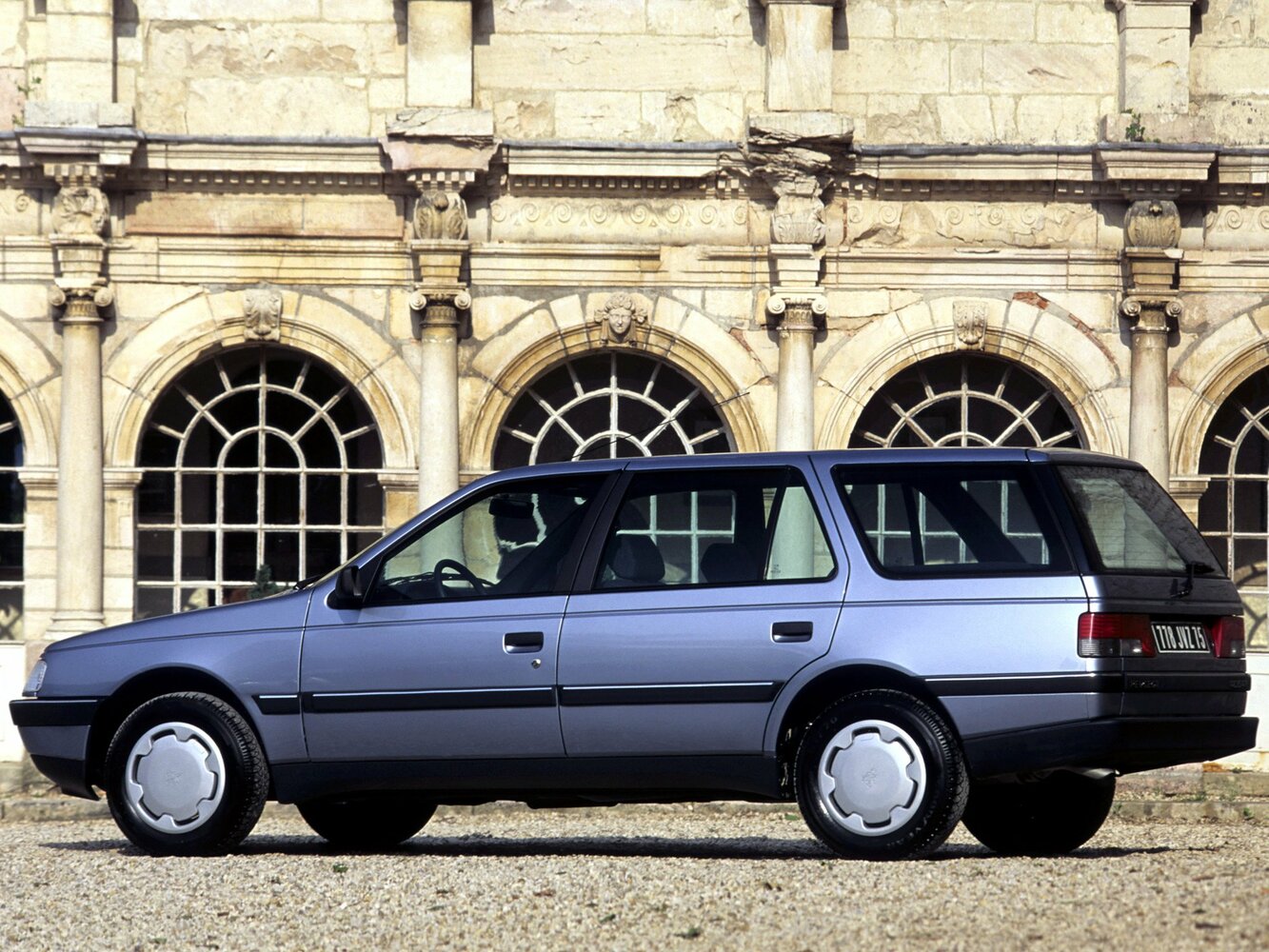 Peugeot 405, , 1987–2014, Estate 5 door: Side view