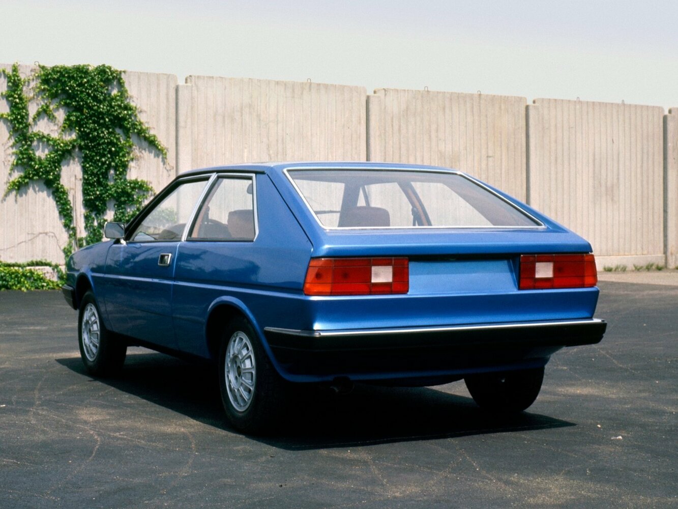 Volkswagen Scirocco, I, 1974–1981, Хэтчбек 3 дв.: Вид сзади в три четверти