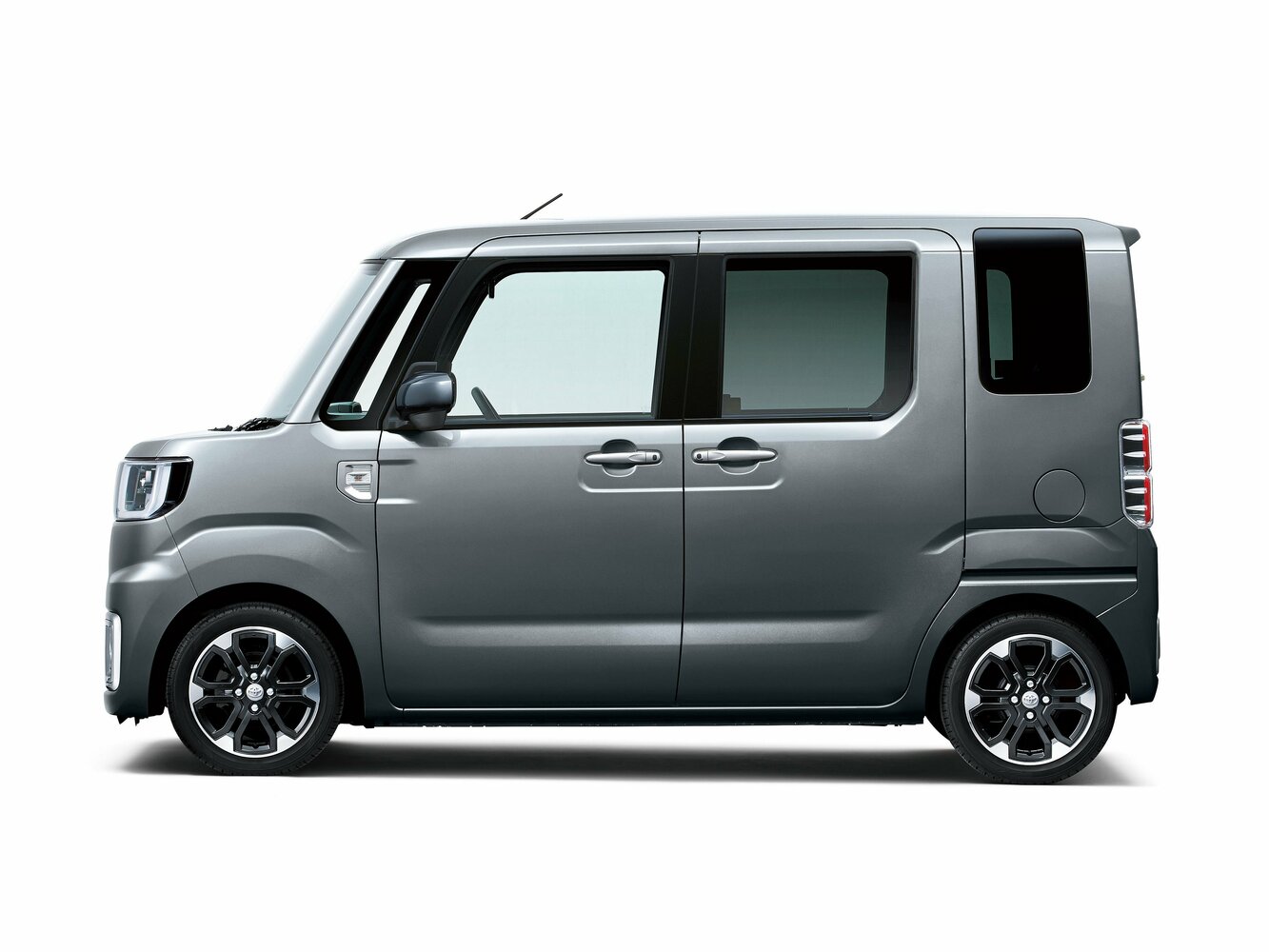 Toyota Pixis Mega, , 2015–2022, Микровэн: Side view