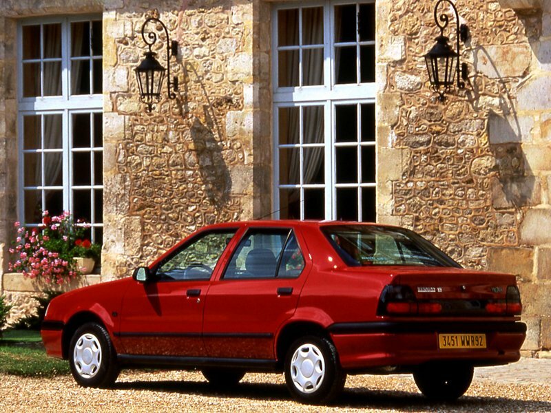 Renault 19, II, 1992–2002, Седан: Вид сзади в три четверти