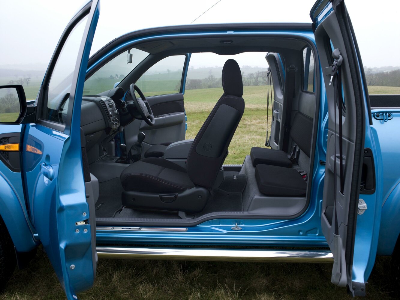 Ford Ranger, II Рестайлинг, 2009–2011, Пикап Полуторная кабина Rap Cab: Задняя часть салона