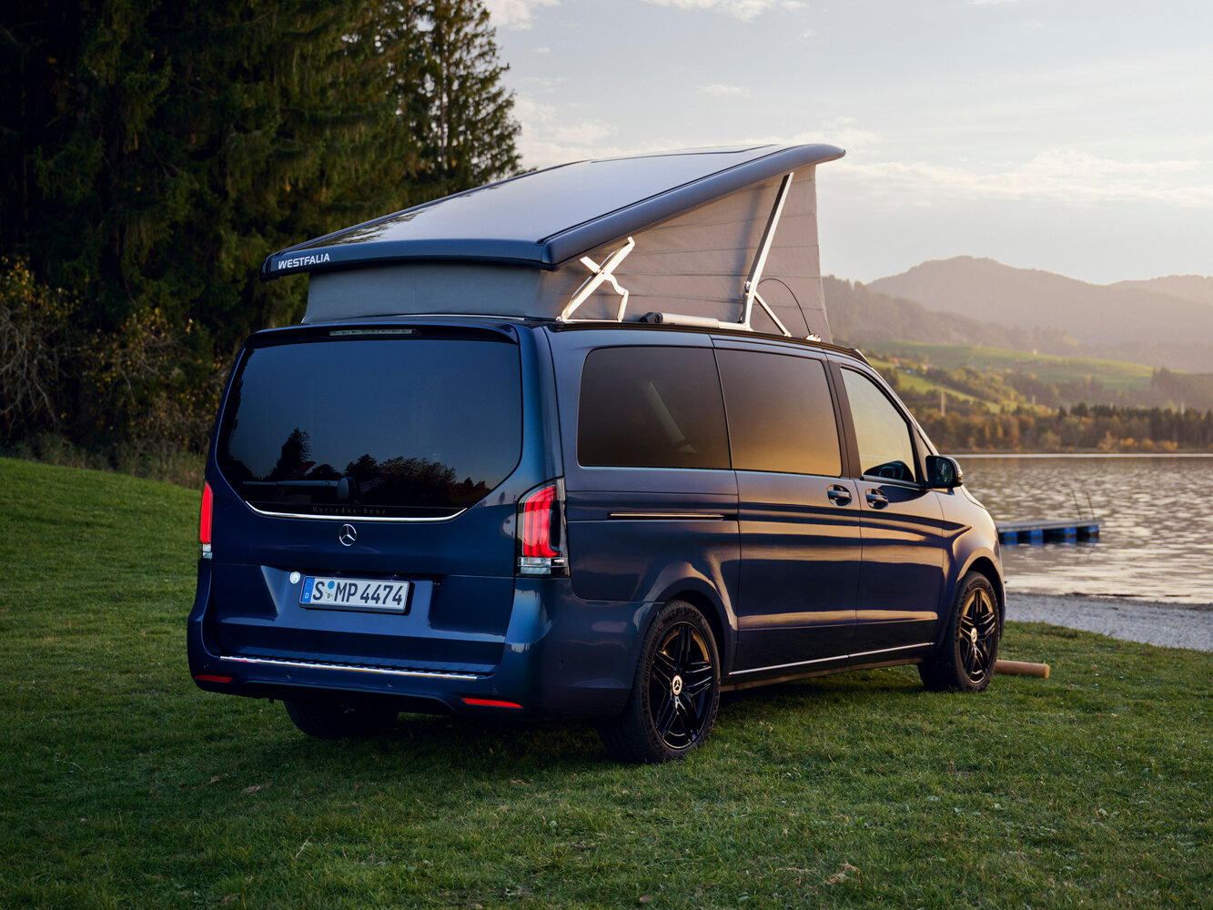 Mercedes-Benz Marco Polo, III (W447) Рестайлинг 2, 2023–2026, Минивэн: Вид сзади в три четверти
