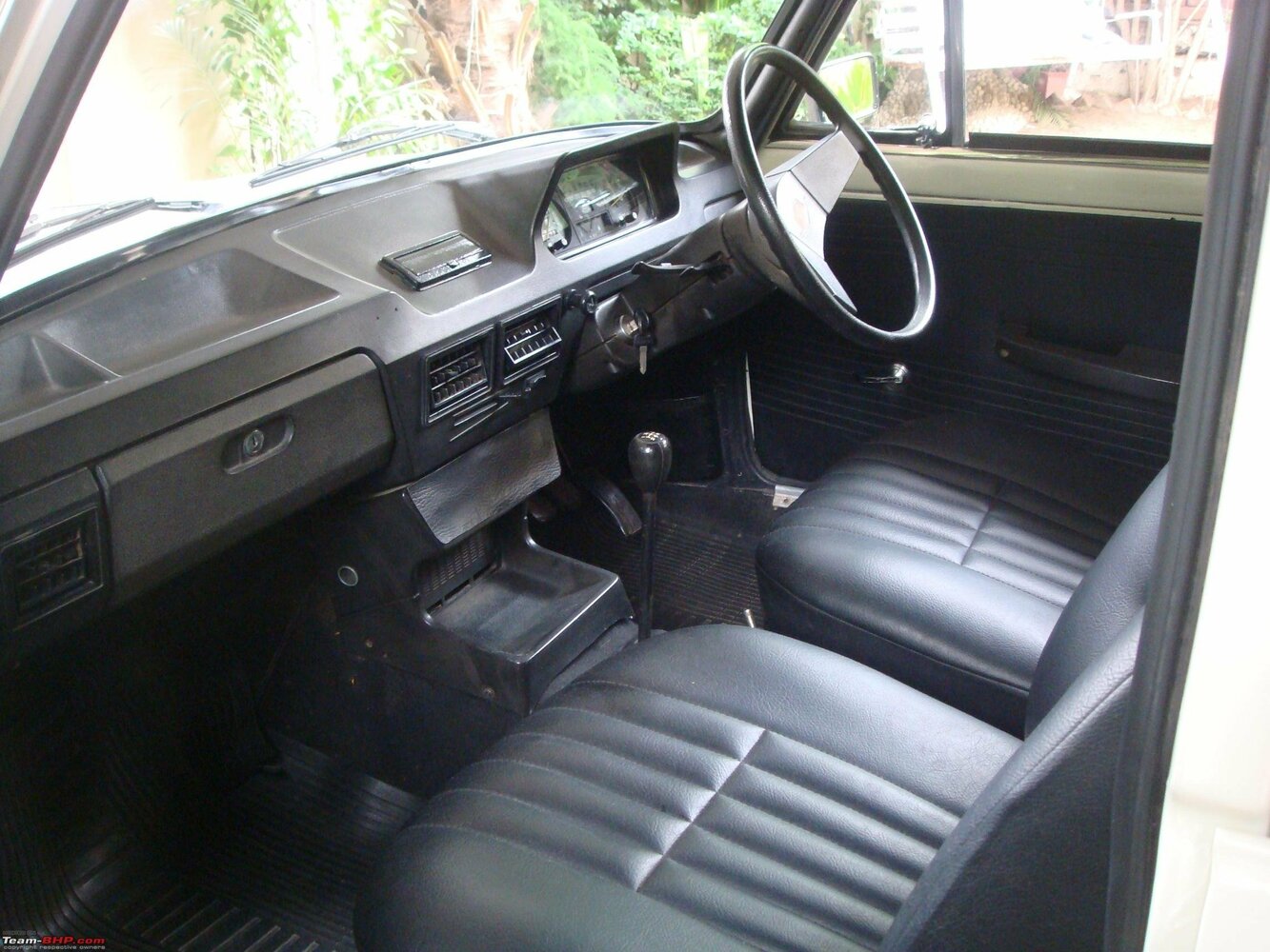 Premier 118NE, , 1985–2001, Седан: Передняя часть салона