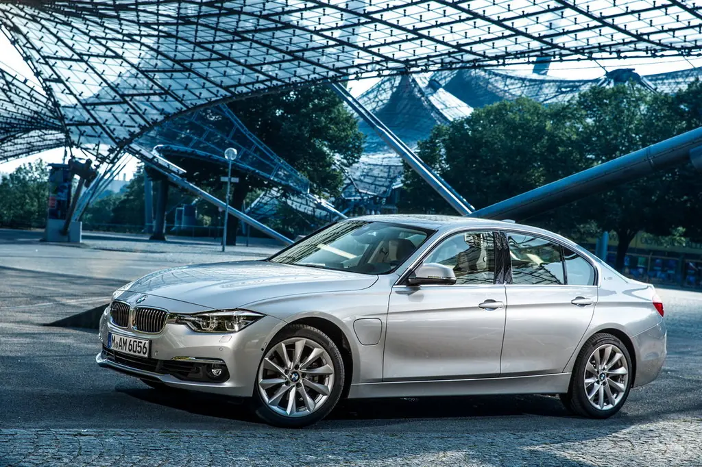BMW 3-series, 6 поколение, F30, рестайлинг, Седан, Европа, 05.2015 - 01.2019: фото поколения 2
