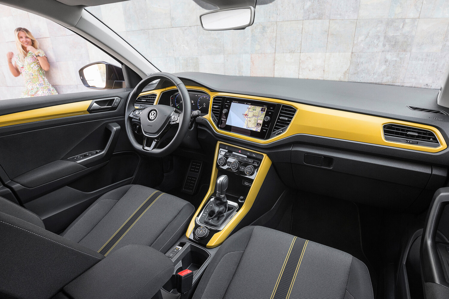 Volkswagen T-Roc, I, 2017–2021, Внедорожник 5 дв.: Передняя часть салона