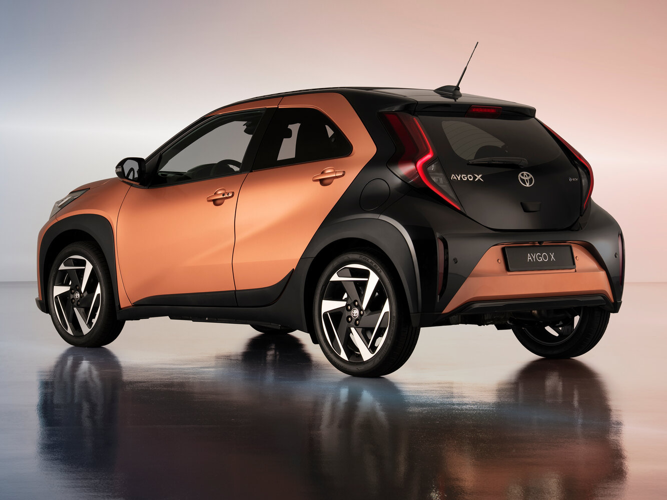Toyota Aygo X, I facelift, 2025–2026, Hatchback 5 door: Rear three-quarter view