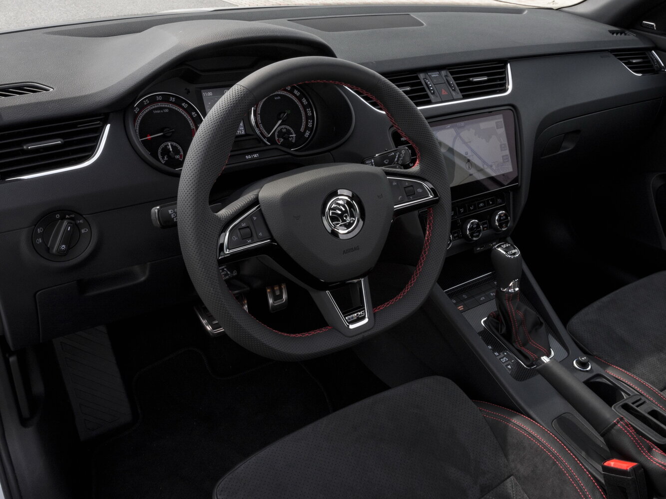 Skoda Octavia RS, III Рестайлинг, 2017–2020, Универсал 5 дв.: Передняя часть салона