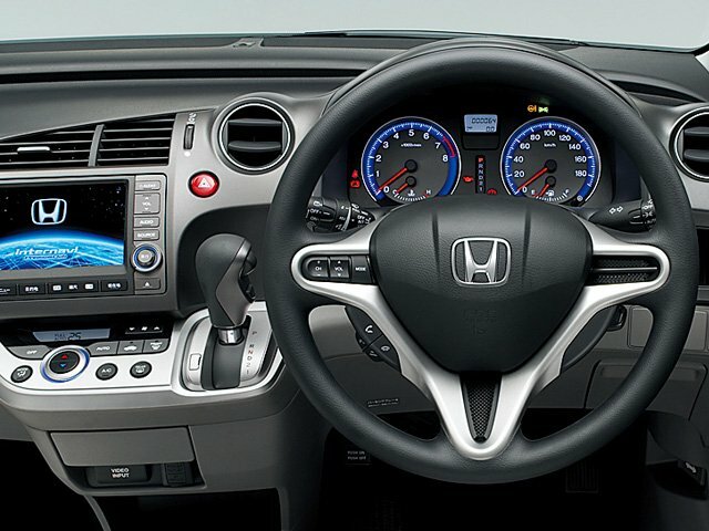Honda Stream, II facelift, 2009–2014, Compact MPV: Dashboard
