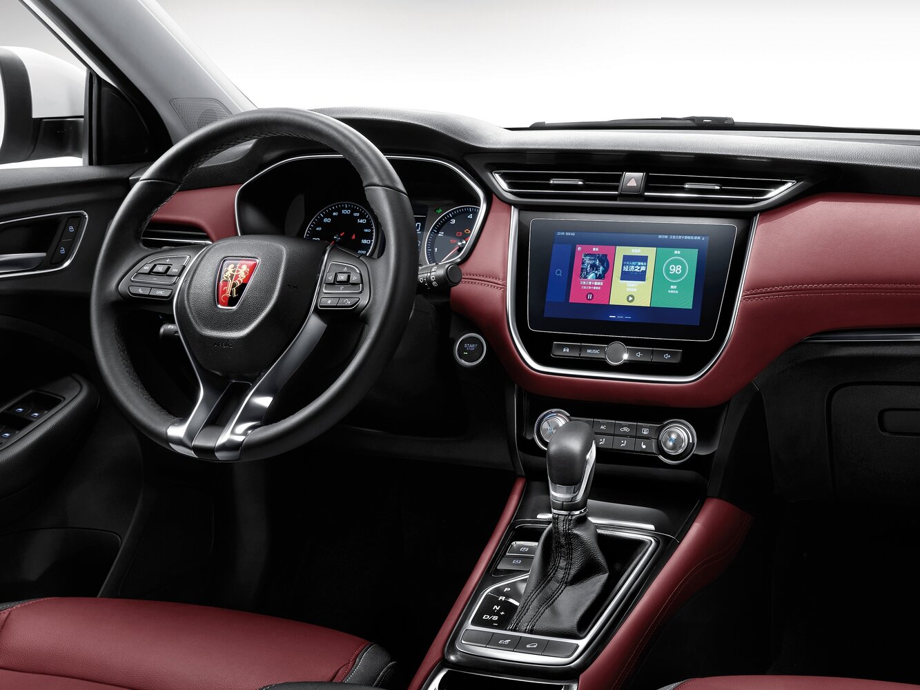 Roewe RX3, , 2017–2021, Внедорожник 5 дв.: Передняя часть салона