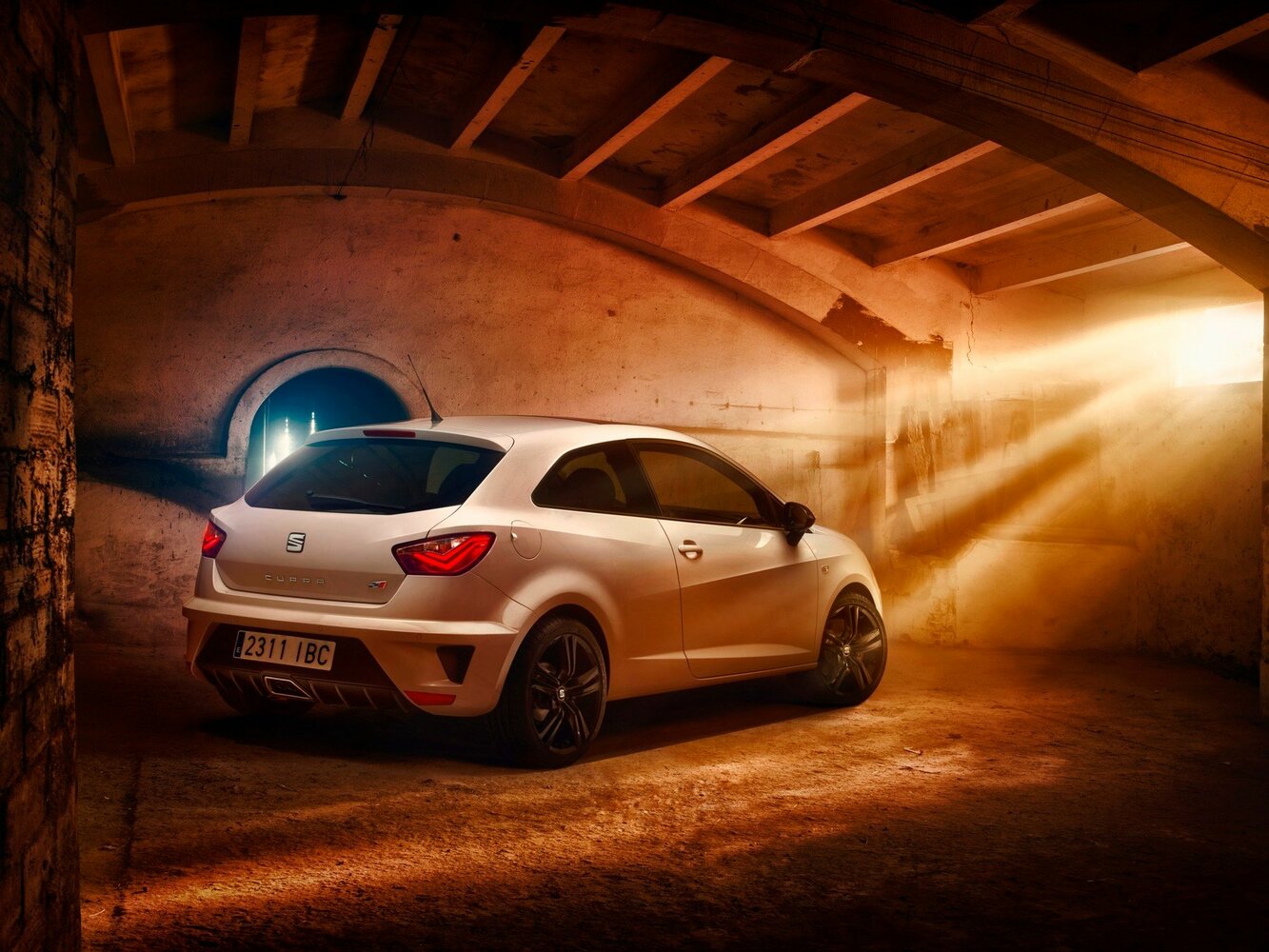 SEAT Ibiza Cupra, IV facelift 2, 2015–2018, Hatchback 3 door: Rear three-quarter view