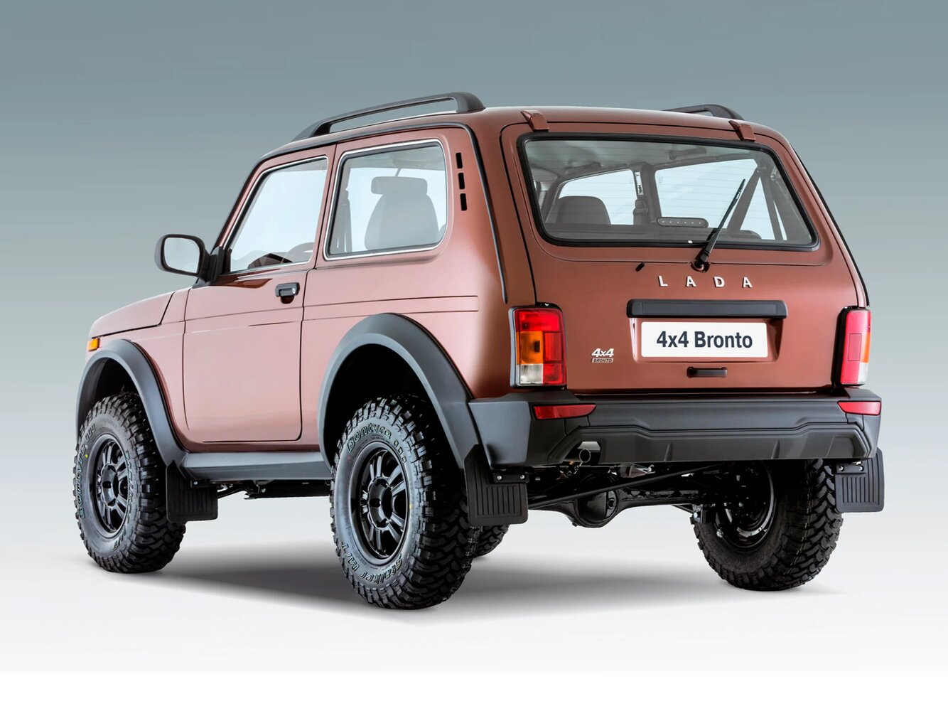 Lada (ВАЗ) Niva Legend, I, 2021–2026, Внедорожник 3 дв. Bronto: Вид сзади в три четверти