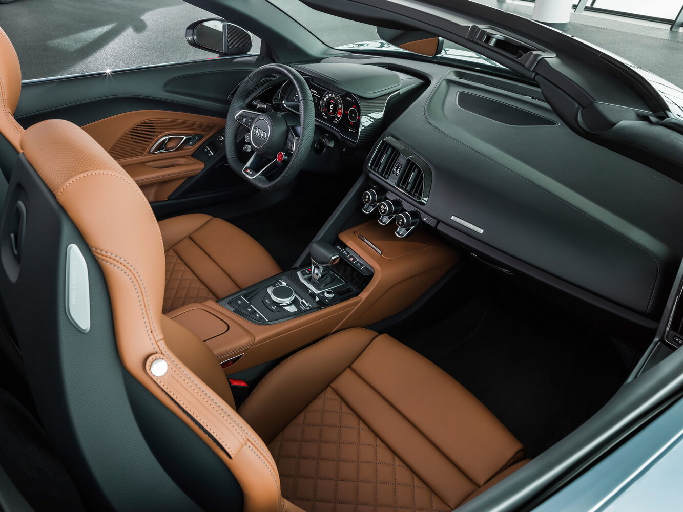 Audi R8, II (4S) facelift, 2019–2023, Родстер: Front cabin