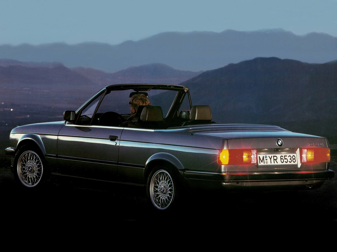 BMW 3 серии, II (E30), 1982–1994, Convertible: Rear three-quarter view