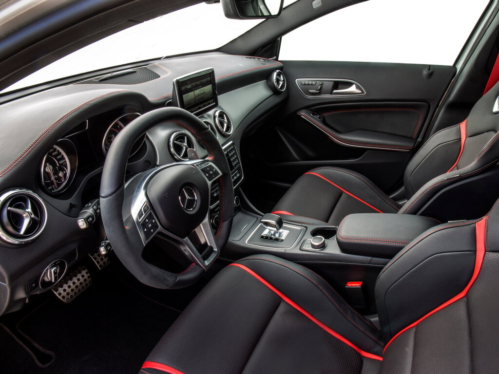 Mercedes-Benz GLA AMG, I (X156), 2014–2017, SUV 5 door: Front cabin