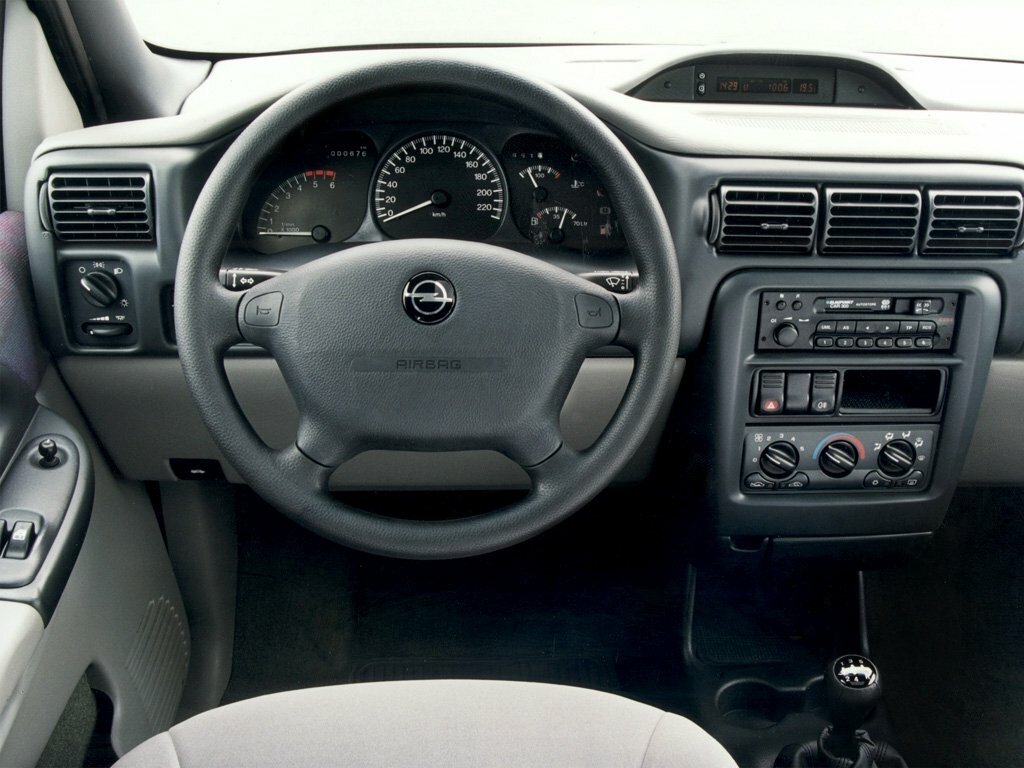 Opel Sintra, , 1996–1999, Минивэн: Передняя панель