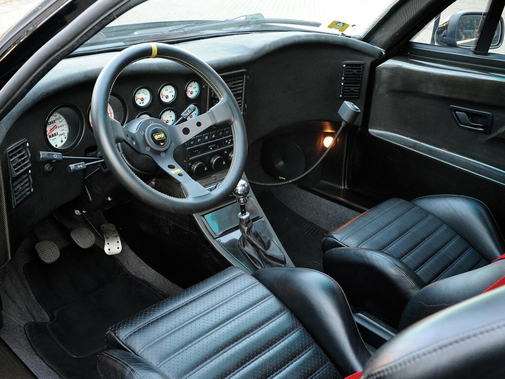 Lancia Hyena, , 1992–1996, Купе: Передняя часть салона