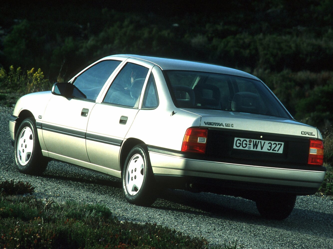 Opel Vectra, A, 1988–1995, Седан: Вид сзади в три четверти