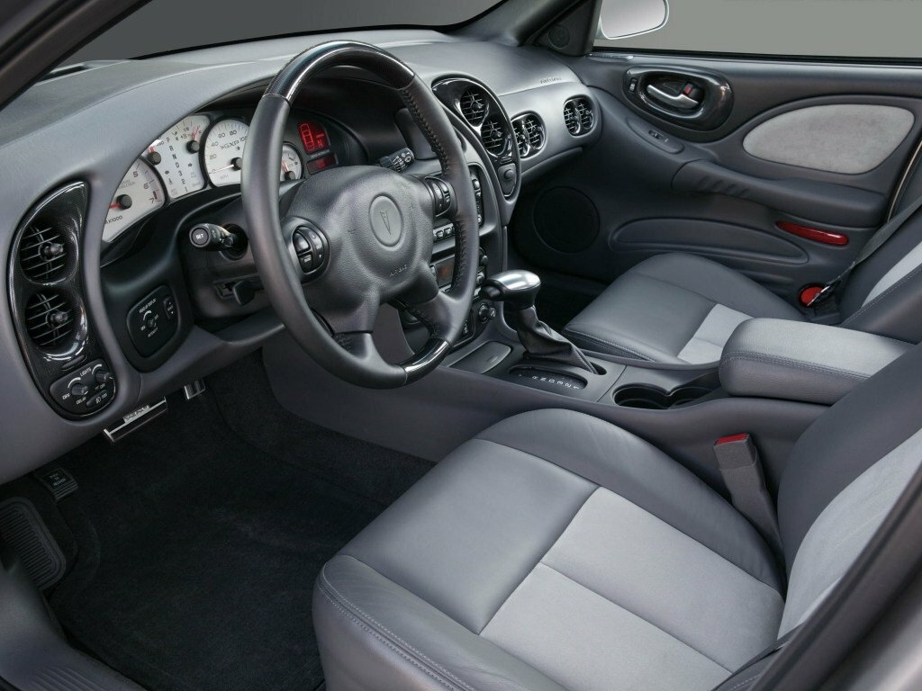 Pontiac Bonneville, X, 2000–2005, Седан: Передняя часть салона