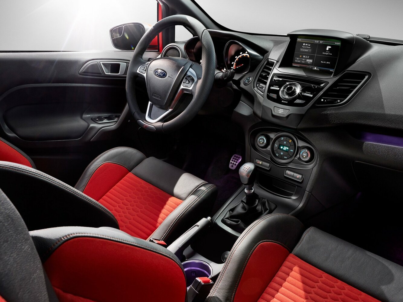 Ford Fiesta ST, VI, 2013–2018, Hatchback 5 door: Front cabin