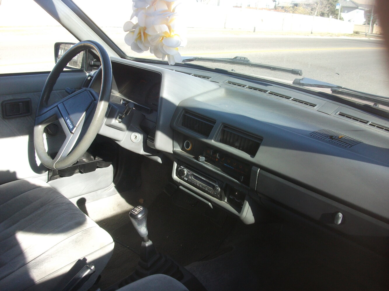 Nissan Sentra, I (B11), 1982–1986, Coupe: Front cabin