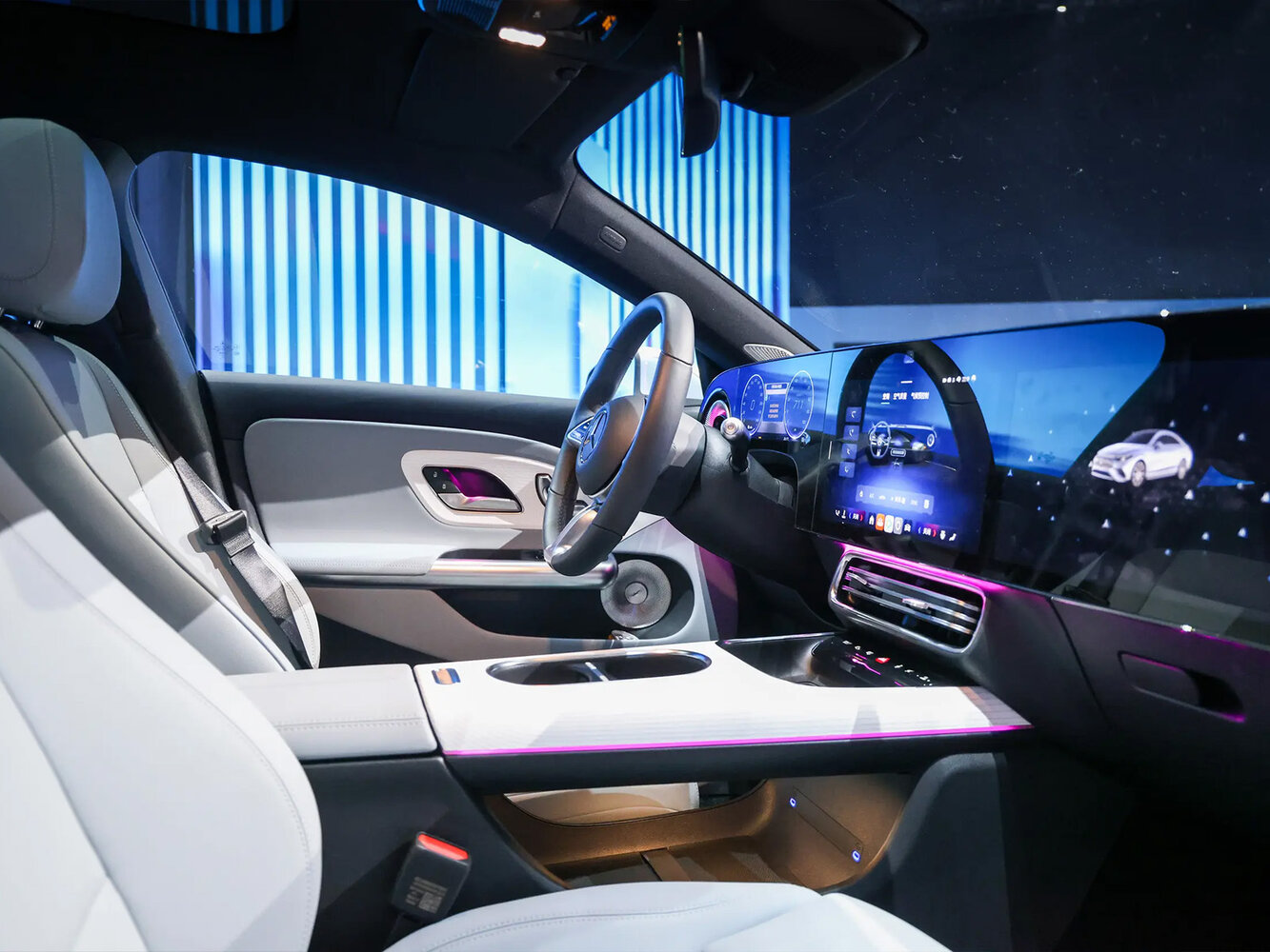 Mercedes-Benz CLA, III (C174, X174), 2025–2026, Седан L: Передняя часть салона